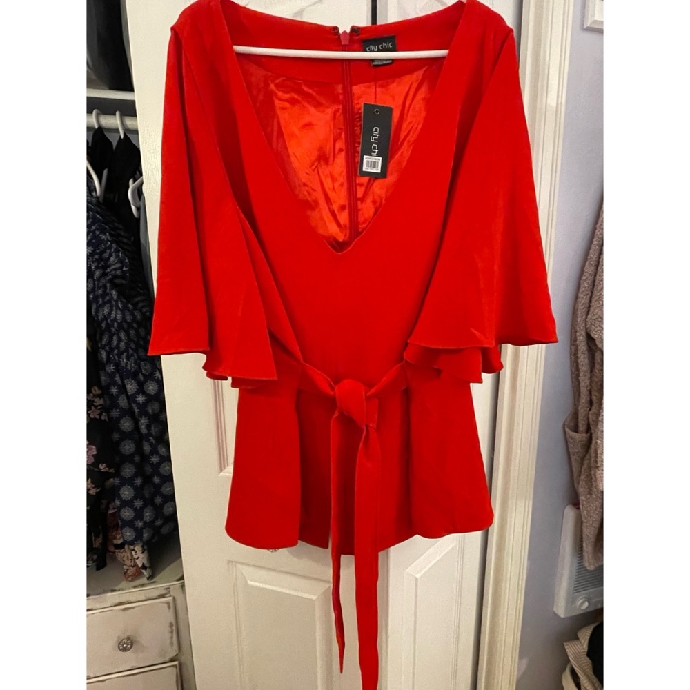 NWT Red City Chic top XXL 24W